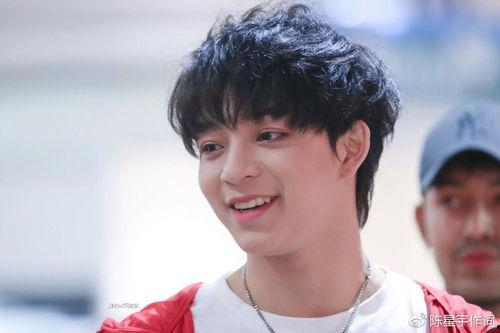 泰国明星bas,闪耀舞台的璀璨之星